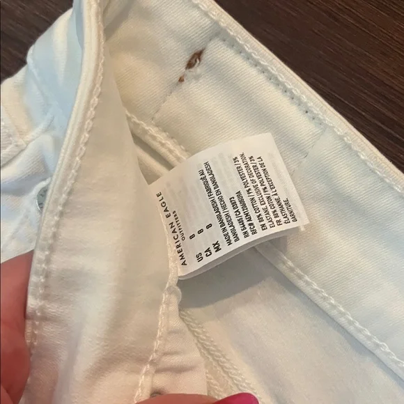 American Eagle Outfitters White Denim Roll-Cuff Shorts - Picture 3 of 4